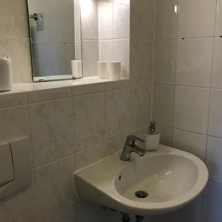 Doppelbettzimmer 25 Qm 50 Meter Zum Strand Mit Fruhstuck Middelhagen